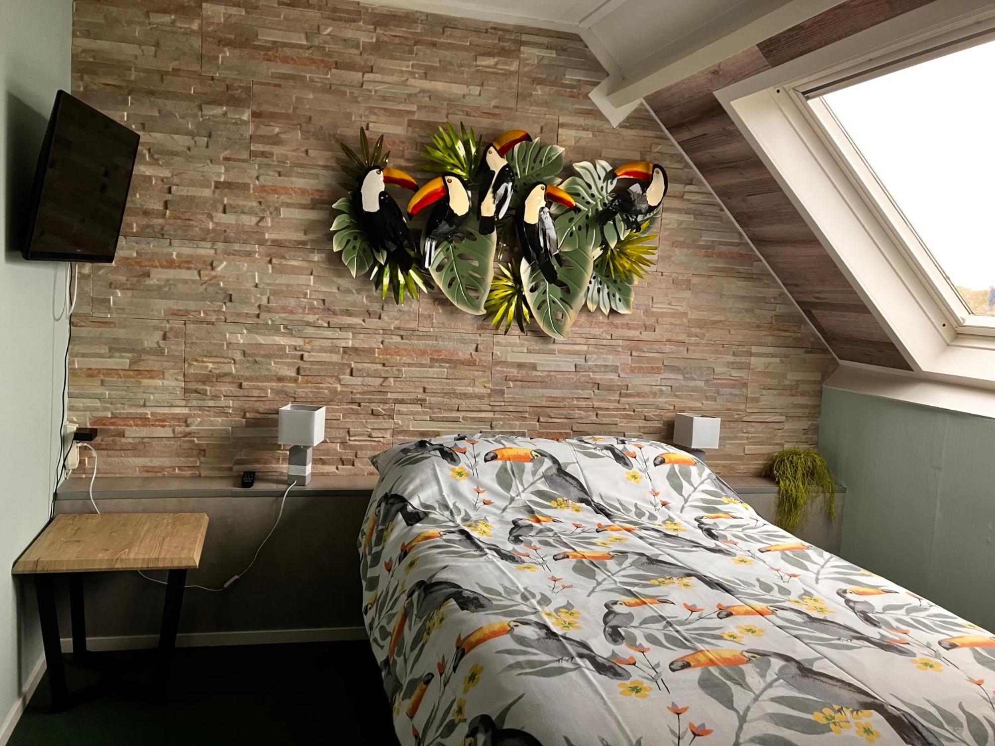 Hotel Dichtbijzee Oosterend  ภายนอก รูปภาพ