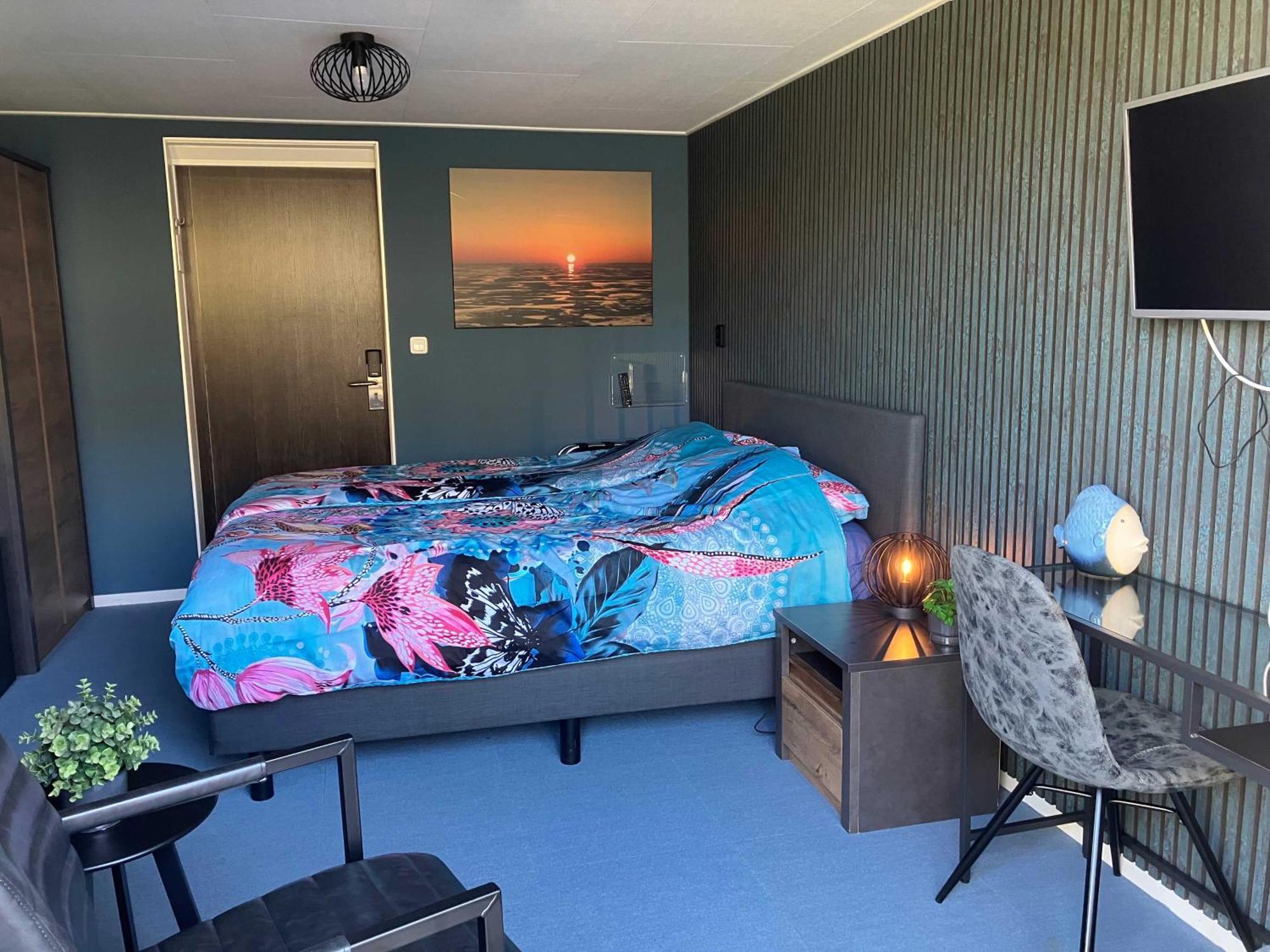 Hotel Dichtbijzee Oosterend  ภายนอก รูปภาพ